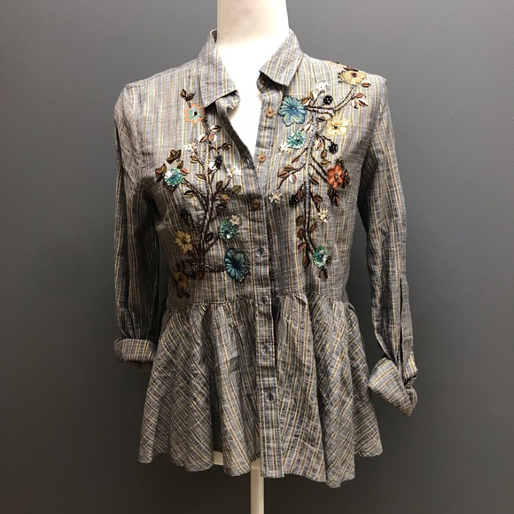 Anthropologie Tops - Anthropologie embellished button down